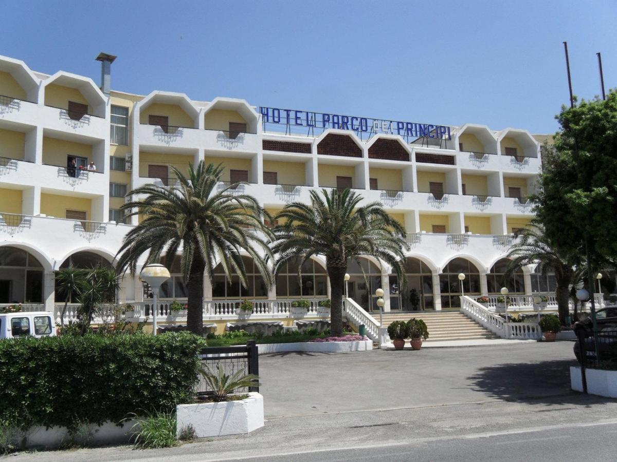 Hotel Parco Dei Principi Scalea Ngoại thất bức ảnh